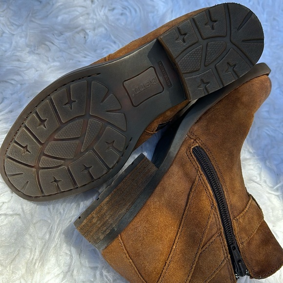 Born Distressed Chestnut Brown Suede Boots, Size 7.5 - Picture 8 of 16
